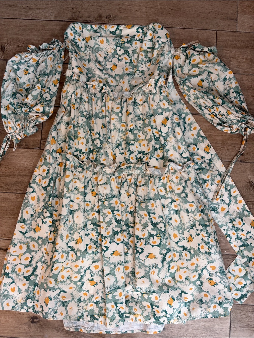 Floral Puff-Sleeve Midi Dress in Green and White
